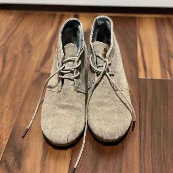 Tom’s heeled boots - Picture 1 of 3